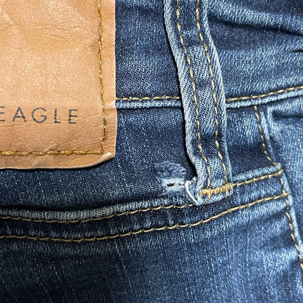 1 American eagle & 2 Hollister jeans. - Picture 7 of 9